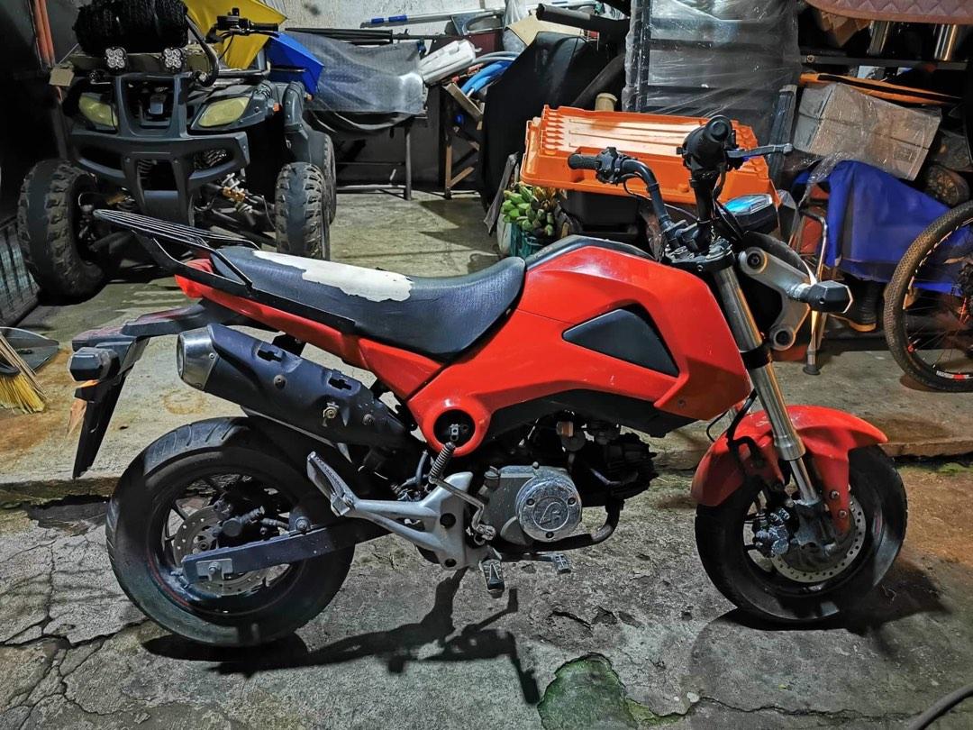 Gremlin motorcycle top