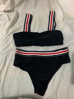 (Category: ) located in . Submitted by liniswardrobe (Listing ID 1192237476, Image 1). Description: .