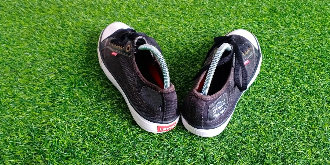 Shoes Levis original denime Men s Fashion Footwear Sneakers on