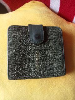 Stingray skin leather small wallet