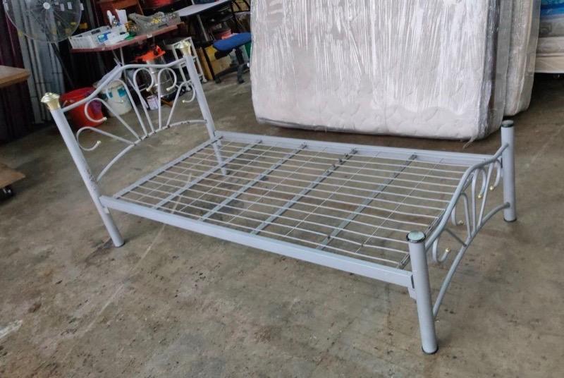 T10E Katil Besi Single Iron Bed Frame, Furniture & Home Living