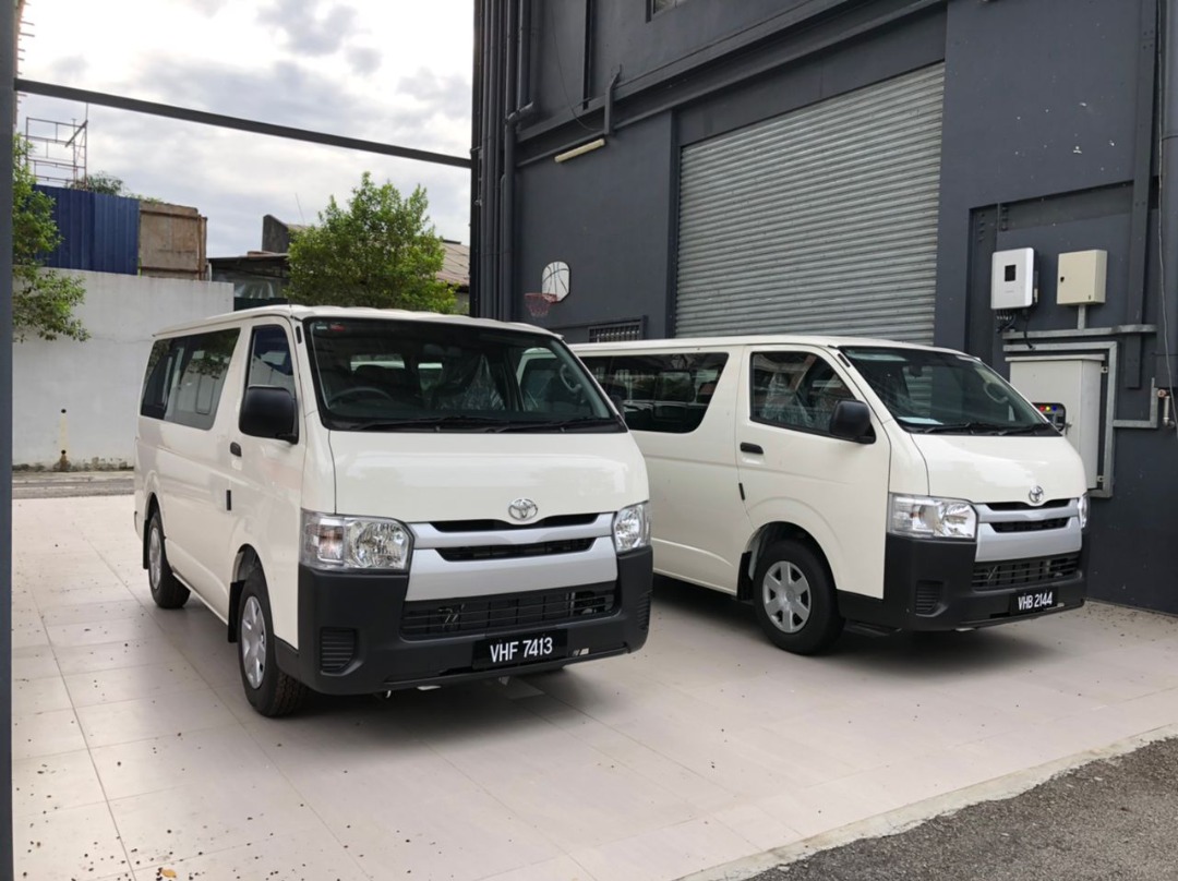 Van 11 best sale seater