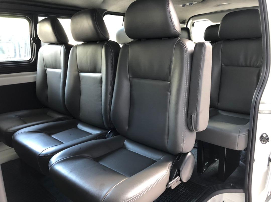 Toyota hiace sale 11 seater