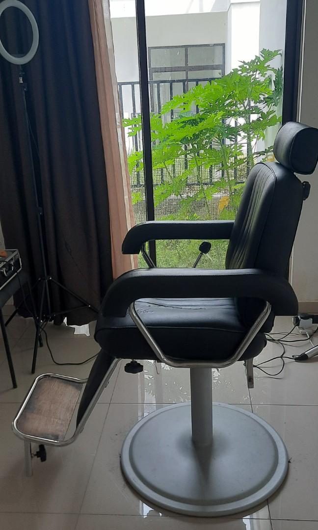 Barber chair 2nd hand sale