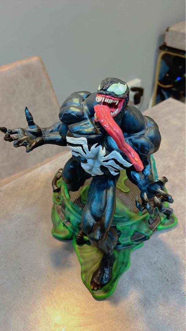 1/6 Scale Venom Cat Resin Figurine with Road Scene