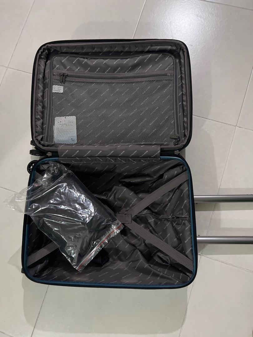 World Traveller Luggage Bag Cabin hand carry, Hobbies & Toys, Travel