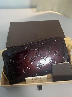 LV Louis Vuitton zippy compact bifold wallet, Luxury, Bags & Wallets on  Carousell