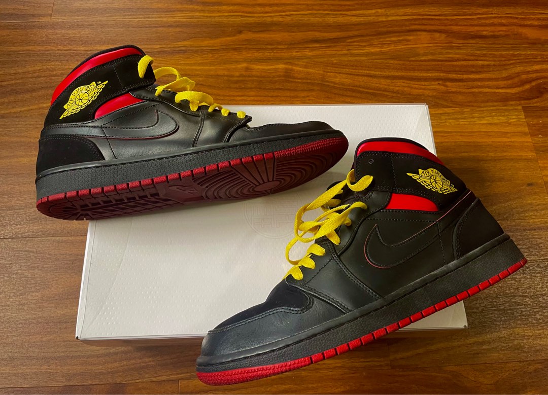 Jordan 1 mid top last shot