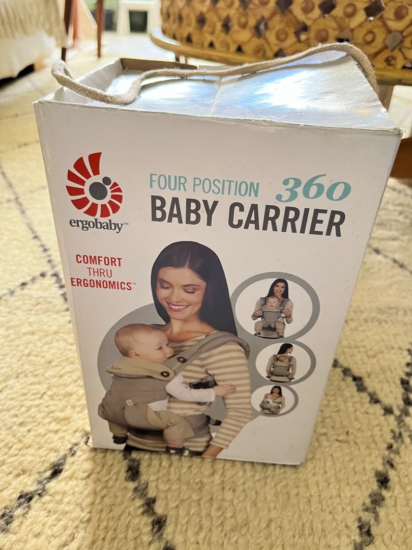 Authentic Ergobaby 360 carrier with infant insert & teething pads