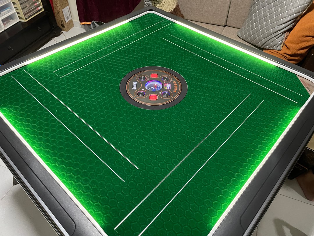Price lowered. Automatic Mahjong Table w LED light, Hobbies & Toys