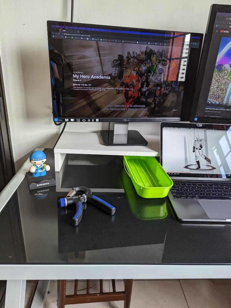 Best WFH setup (sturdy glass table + Samsung 27" monitor + gaming chair