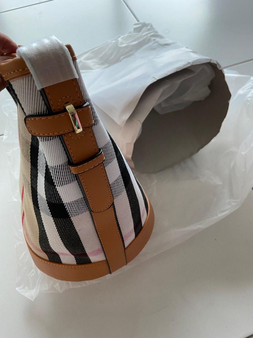 Burberry 9360 2025