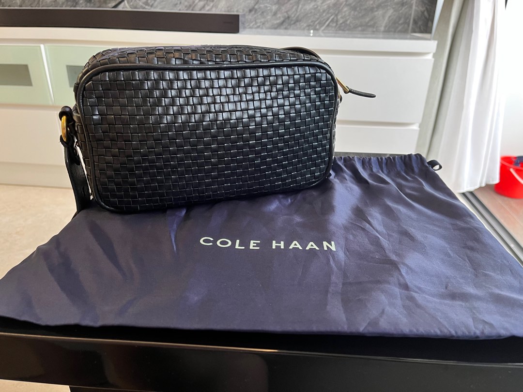 Cole Haan Camera Bag, Women's Fashion, Bags & Wallets, Crossbody Bags