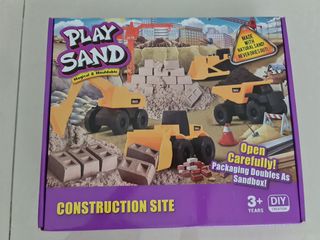 Kinetic Sand FOLDING SANDBOX & Pave and Play Construction Set with