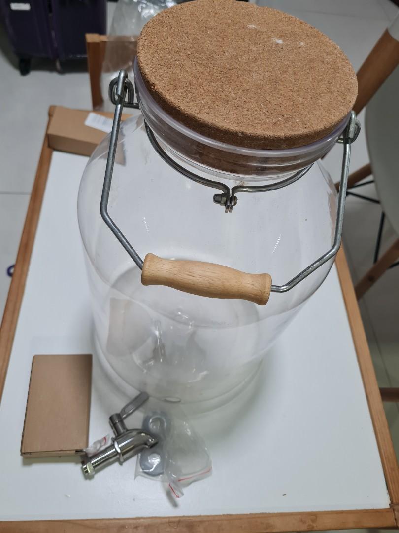 Crate and barrel water dispenser, TV & Home Appliances, Kitchen