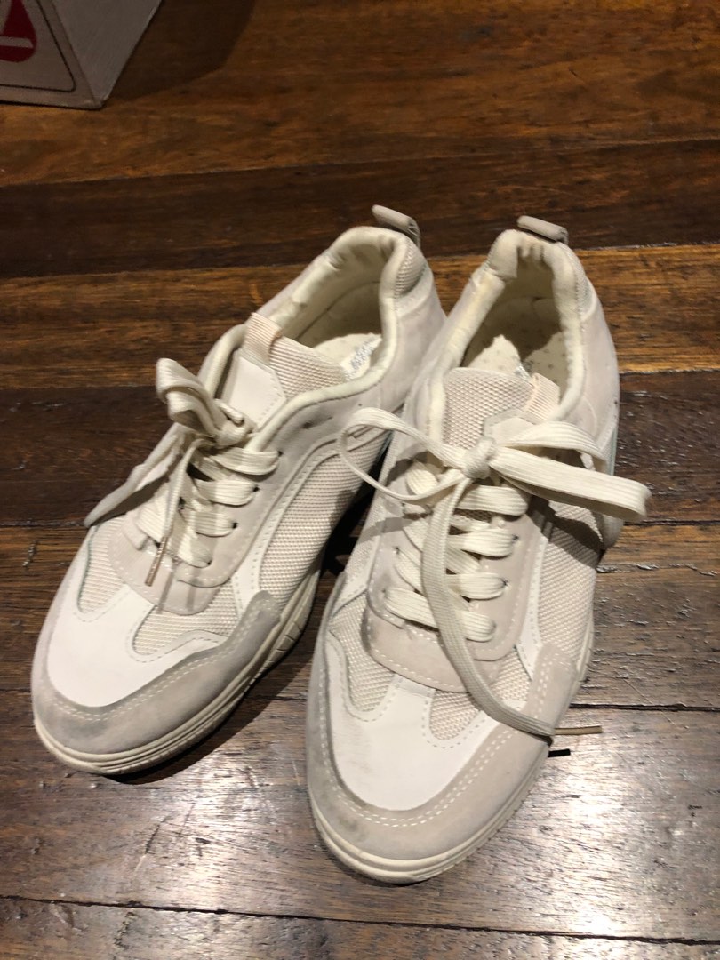 Cream Sneakers, Men's Fashion, Footwear, Sneakers on Carousell