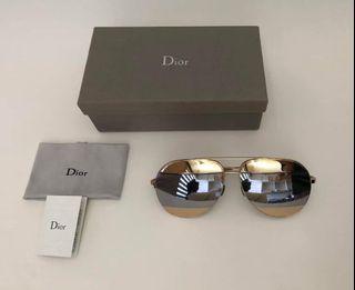 DIOR SPLIT AVIATOR SUNGLASSES Classic Aviator In A Graphic Style Futuristic Lenses Split Gold and Silver Tone Mirrored Lenses 100% UV protection Gold-Tone Metal Inserts  Create A Captivating Horizontal Band Lens size - 59 mm Arm size -