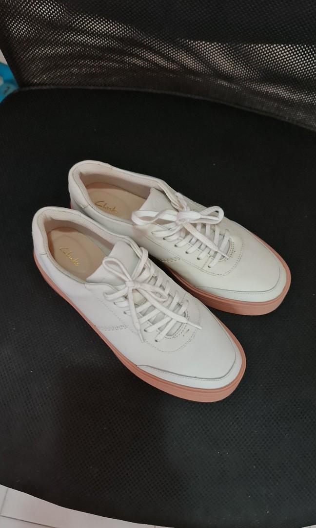 Clarks store flash sale