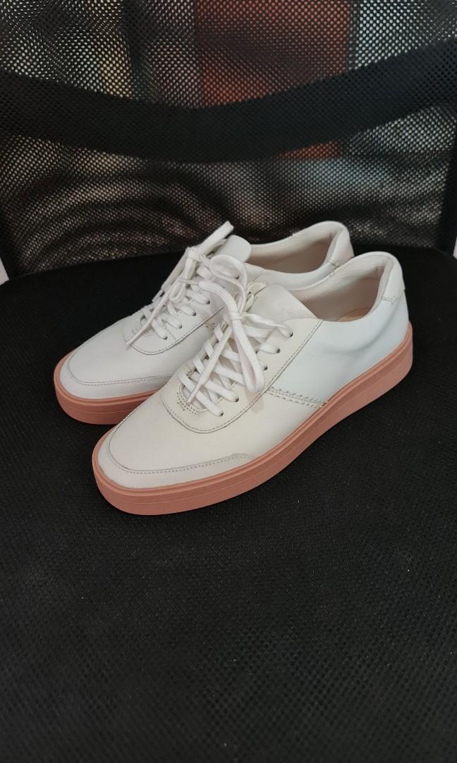 Clarks flash sale discount