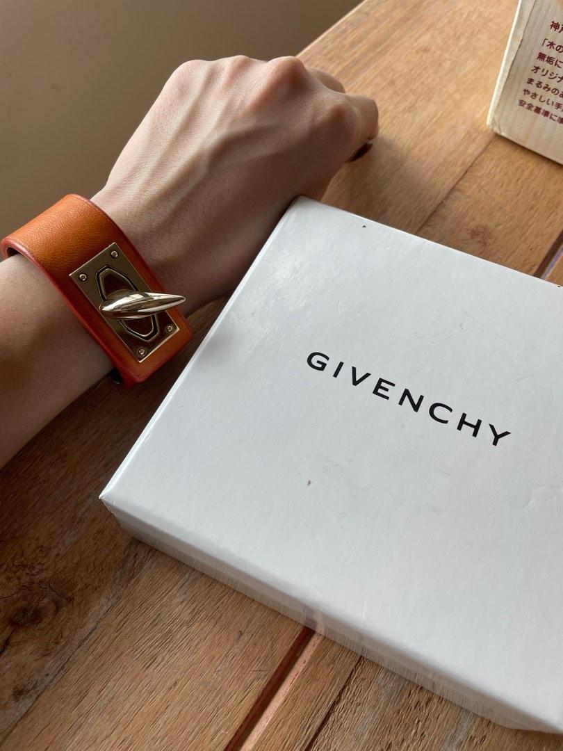 Givenchy top leather bracelet