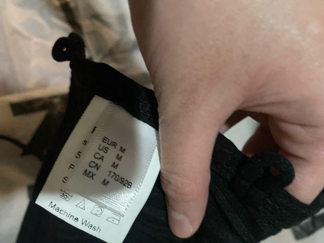 H&M halter ribbed black top (cross tie back) (Category: Others Tops) located in Quezon City. Submitted by hoftroy (Listing ID 1192547348, Image 2). Description: H&M cut tag Medium on tag.