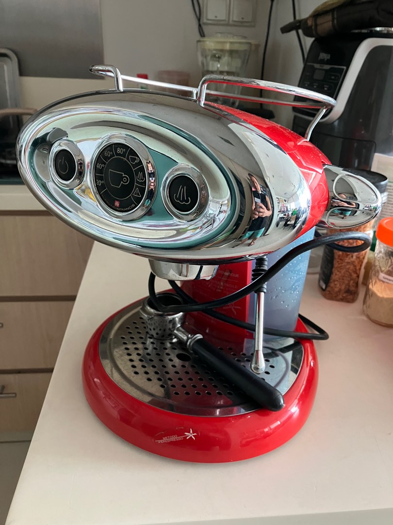 Marked-down! illy Iperespresso machine, TV & Home Appliances, Kitchen ...