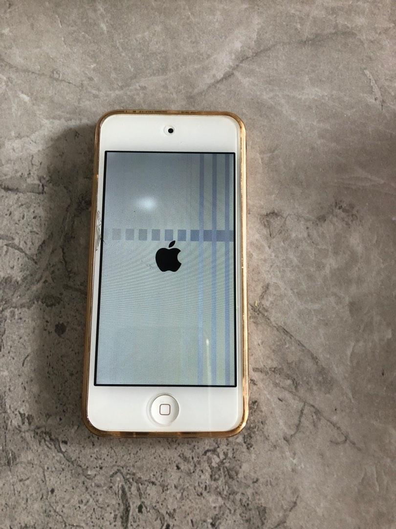 iPod Touch Apple Gold 16GB A1574 White Faulty, Audio, Portable Music  Players on Carousell