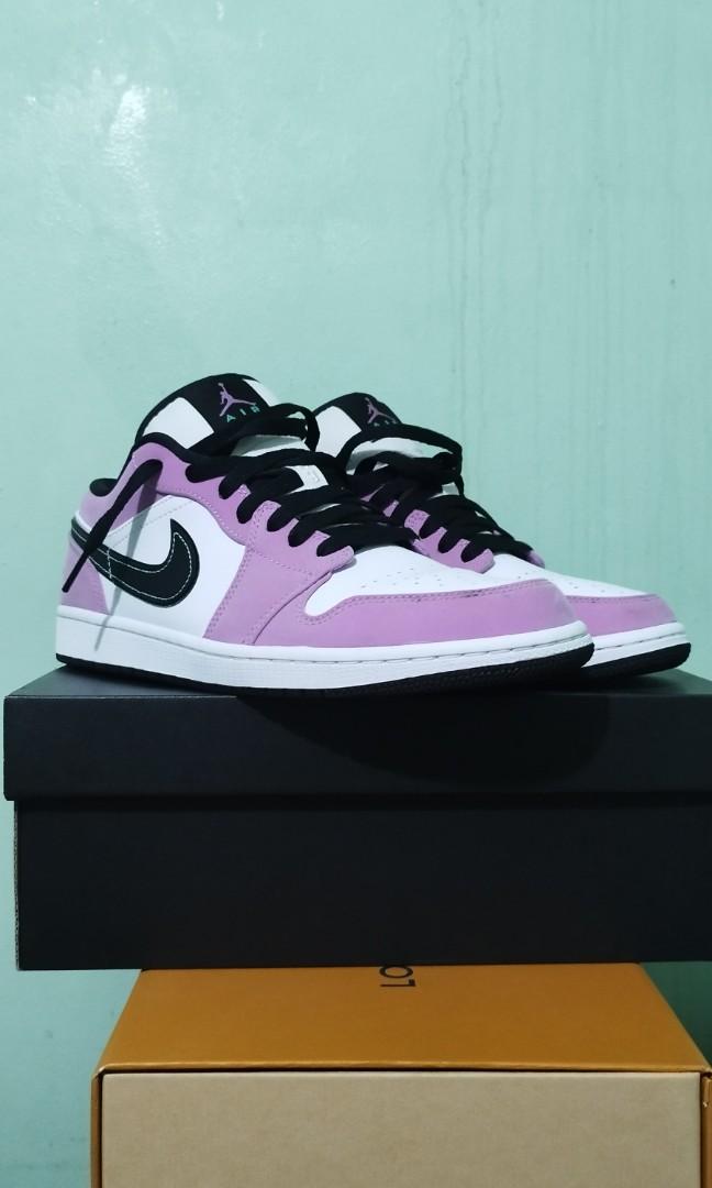 aj1 low violet shock