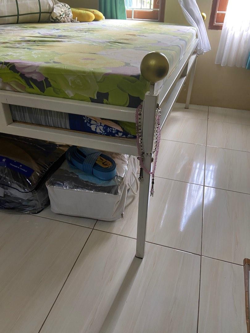 Kasur dan dipan tempat tidur busa spring bed inoac ranjang besi ukuran