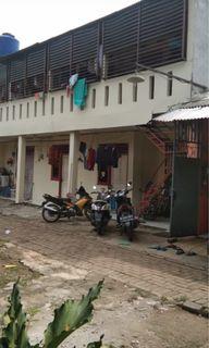 Kontrakan 7 pintu. BU!!