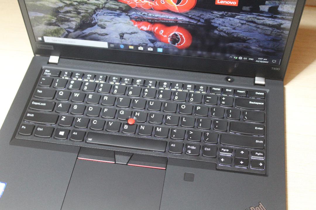Lenovo Thinkpad T490 i7-8565u 8GB ssd 512gb nvidia mx250