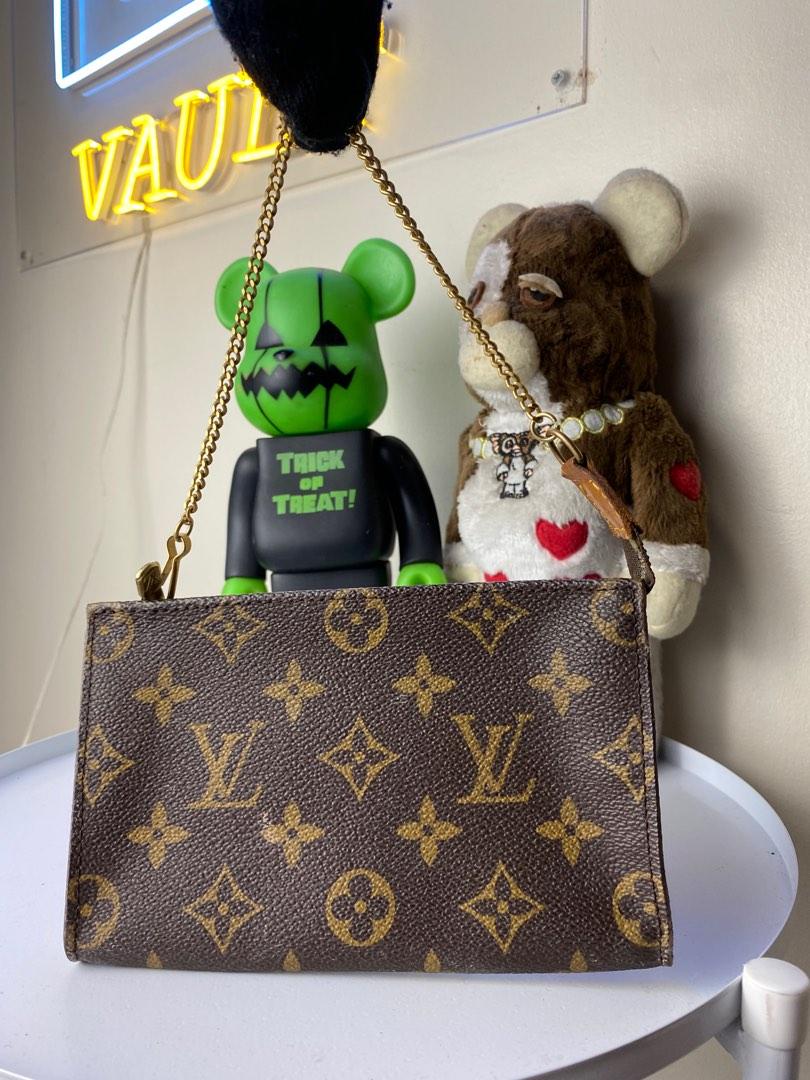 The vintage Louis Vuitton Babylone really does the trick for a