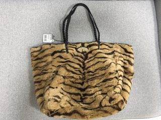 （分類：）位於 。 由 vkylai 提交（商品編號 1192620341，圖片 1）。簡介： 。