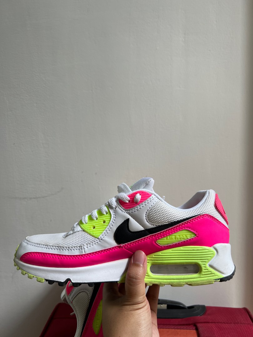 nike runners women pink