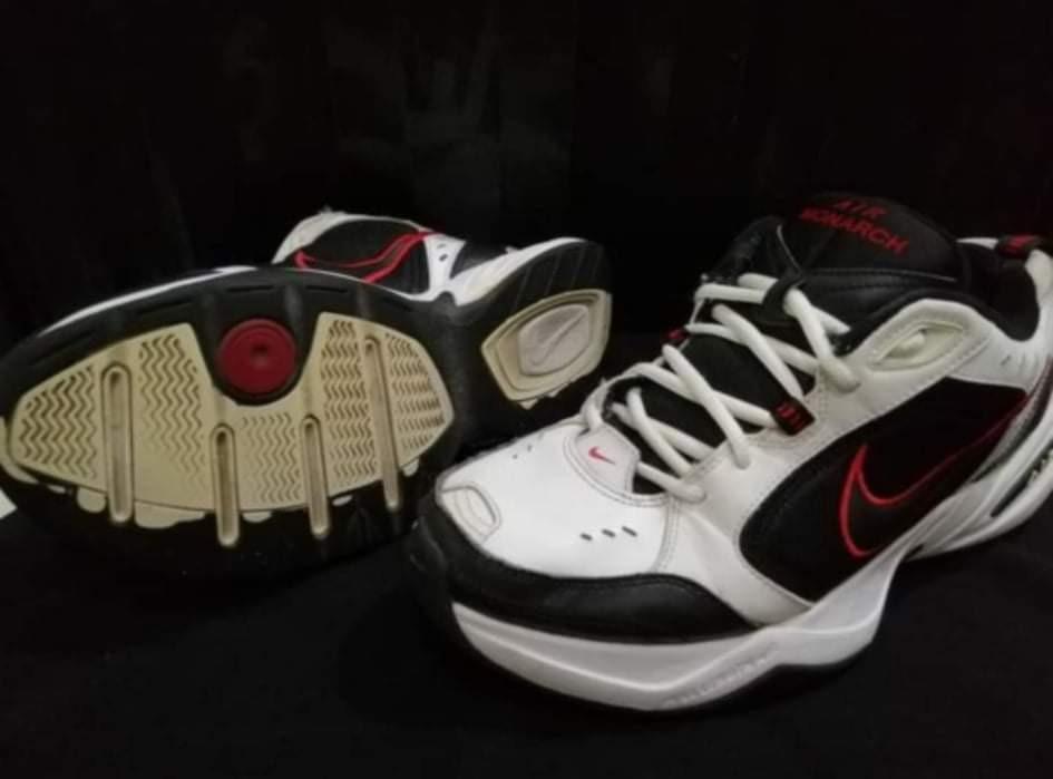 monarch nike womens