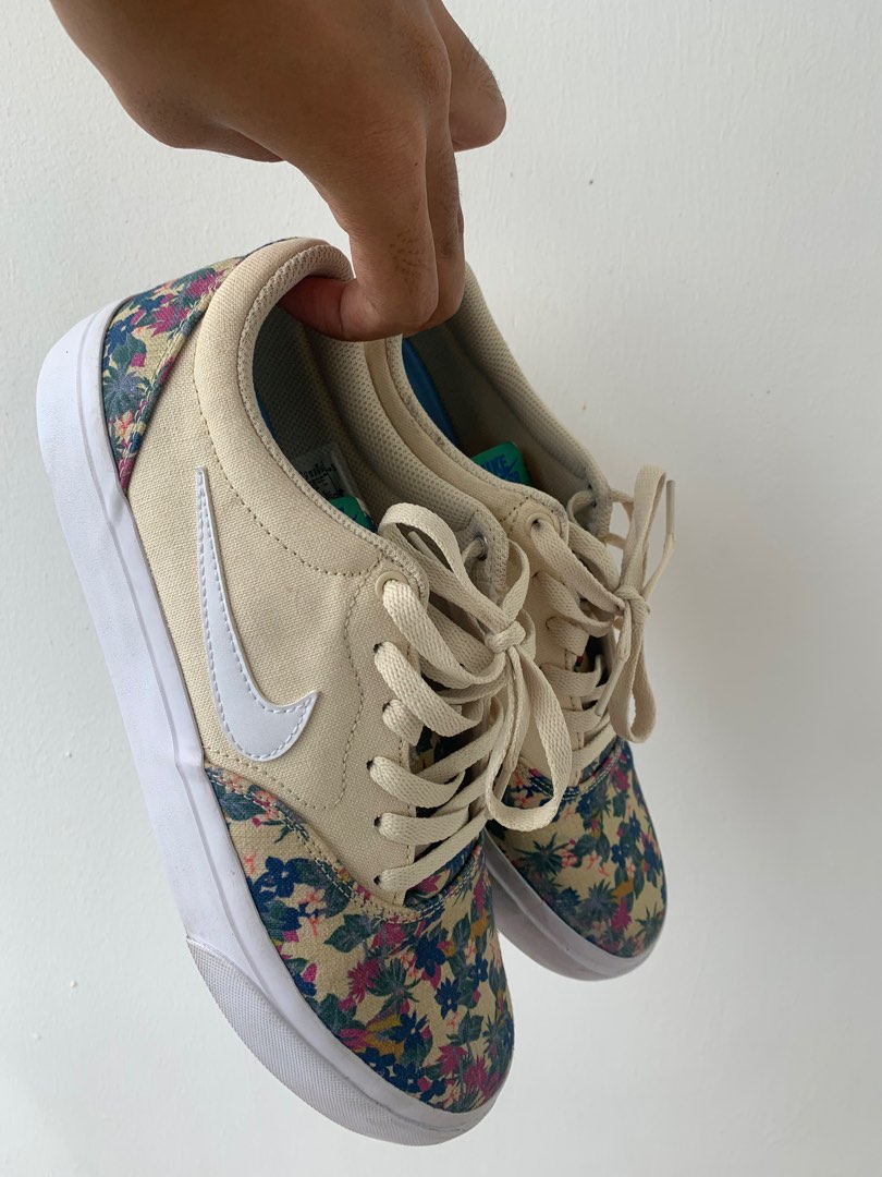 Nike SB Charge CNVS PRM, Luxury, Sneakers \u0026 Footwear on Carousell