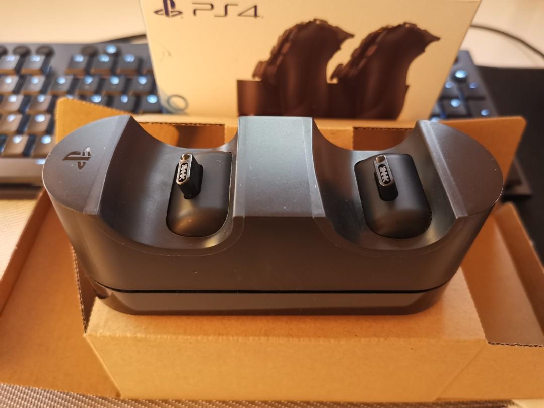 Original Sony Dual Shock 4 Charging Dock, Video Gaming, Gaming