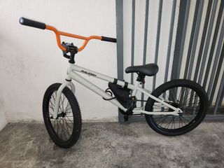 (Category: ) located in . Submitted by kenquek21 (Listing ID 1192530717, Image 1). Description: .