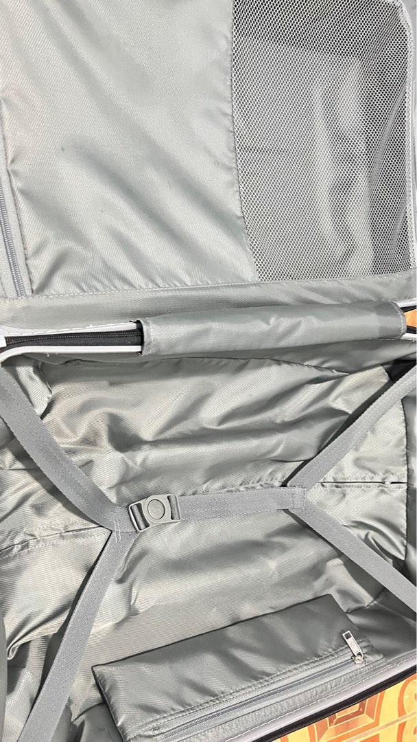 Rush!! SAMSONITE PLANO SPINNER LUGGAGE 22 INCHES CABIN, Hobbies & Toys