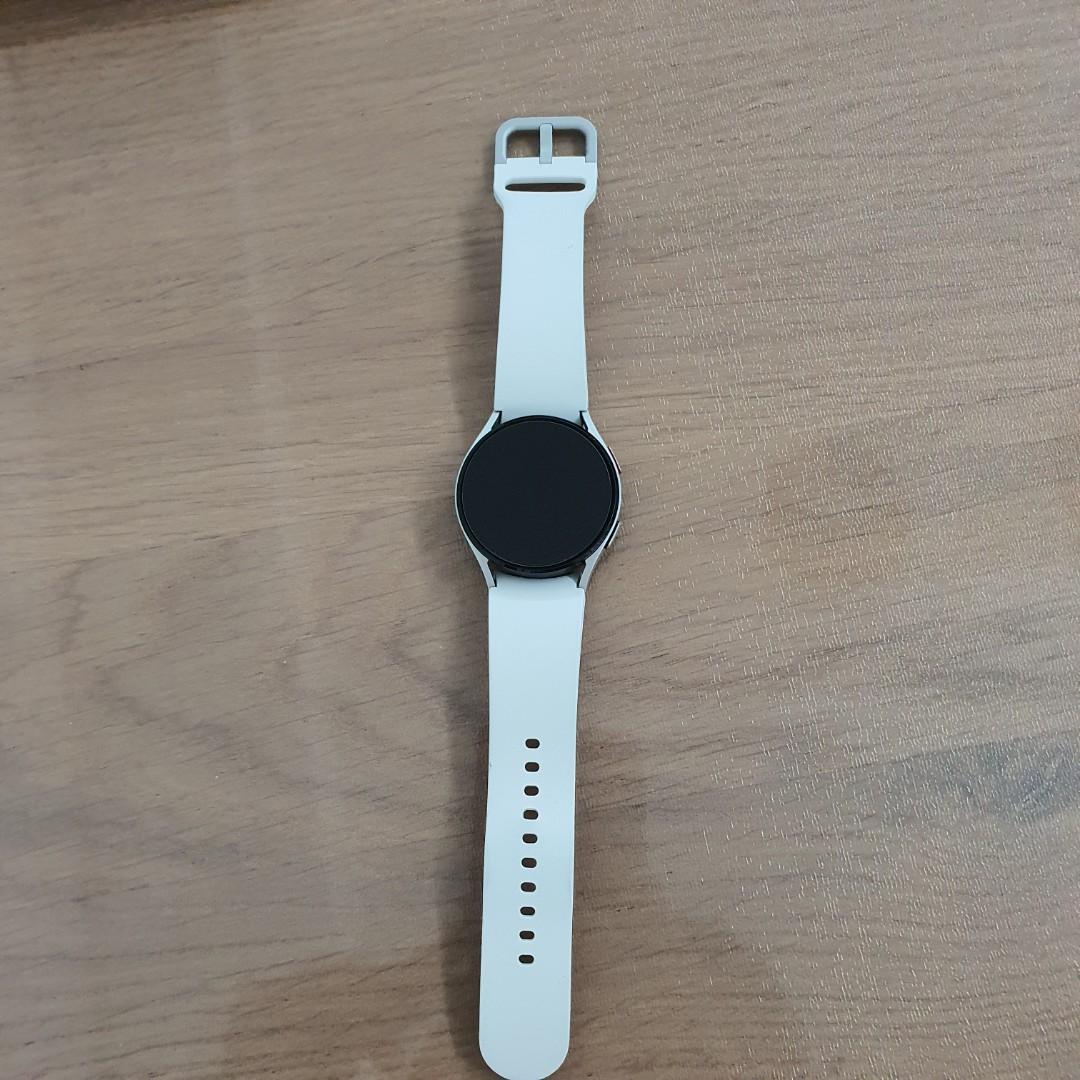 Samsung Galaxy Watch 4 40mm BT White, Mobile Phones & Gadgets