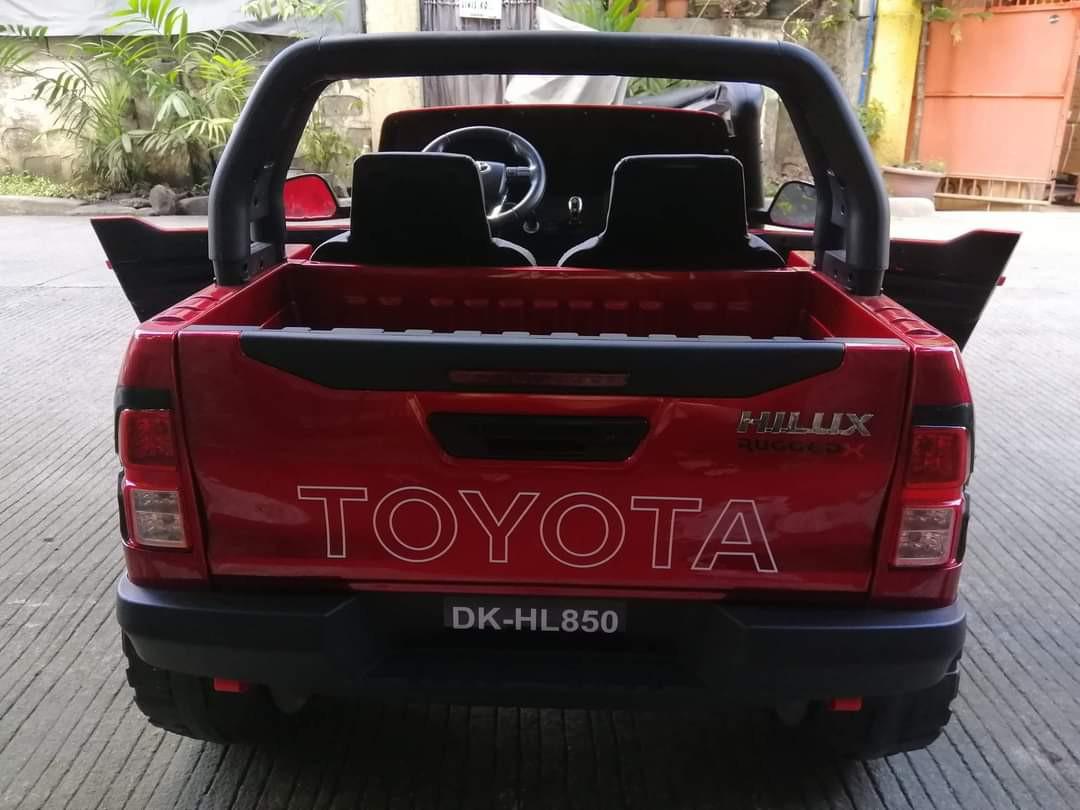 Toyota HiLux, Hobbies & Toys, Toys & Games on Carousell