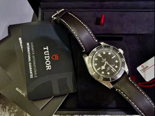 （分類：）位於 。 由 watchgeek888 提交（商品編號 1192461111，圖片 1）。簡介： 。