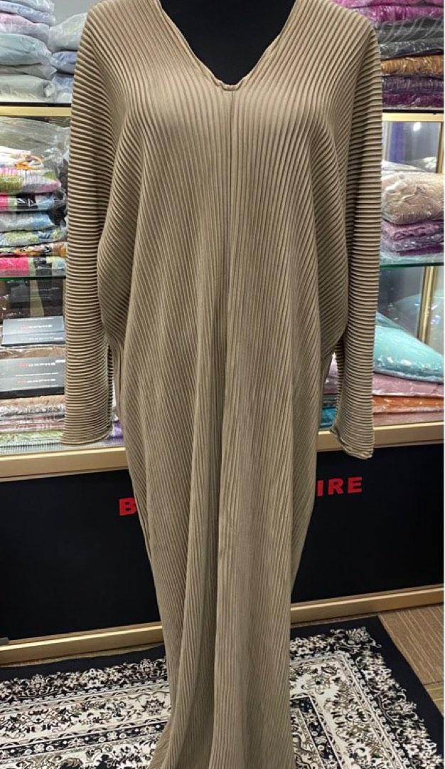 V Neck Pleated Dress, Women's Fashion, Dresses & Sets, Dresses on Carousell