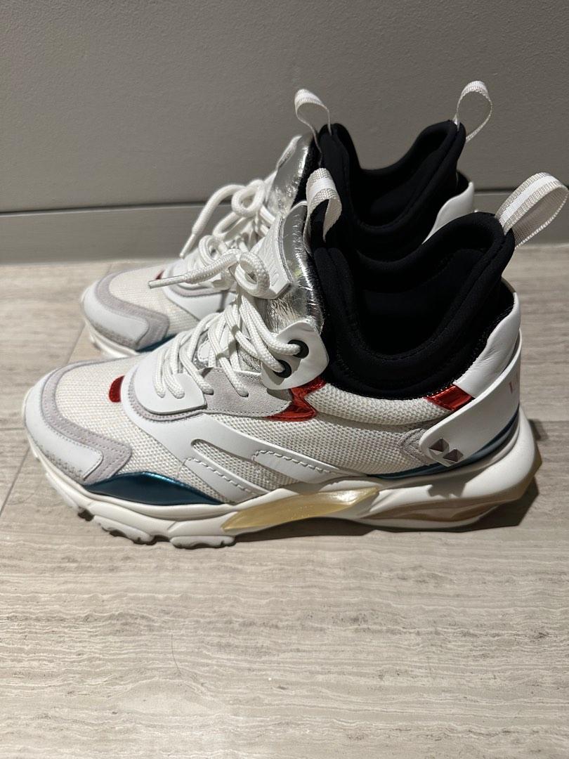 Bounce low top sneaker sale valentino