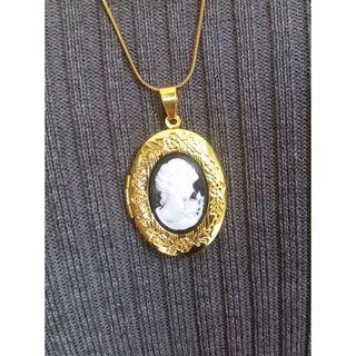 Victorian Black Cameo White Lady Photo Locket Jewelry Necklace