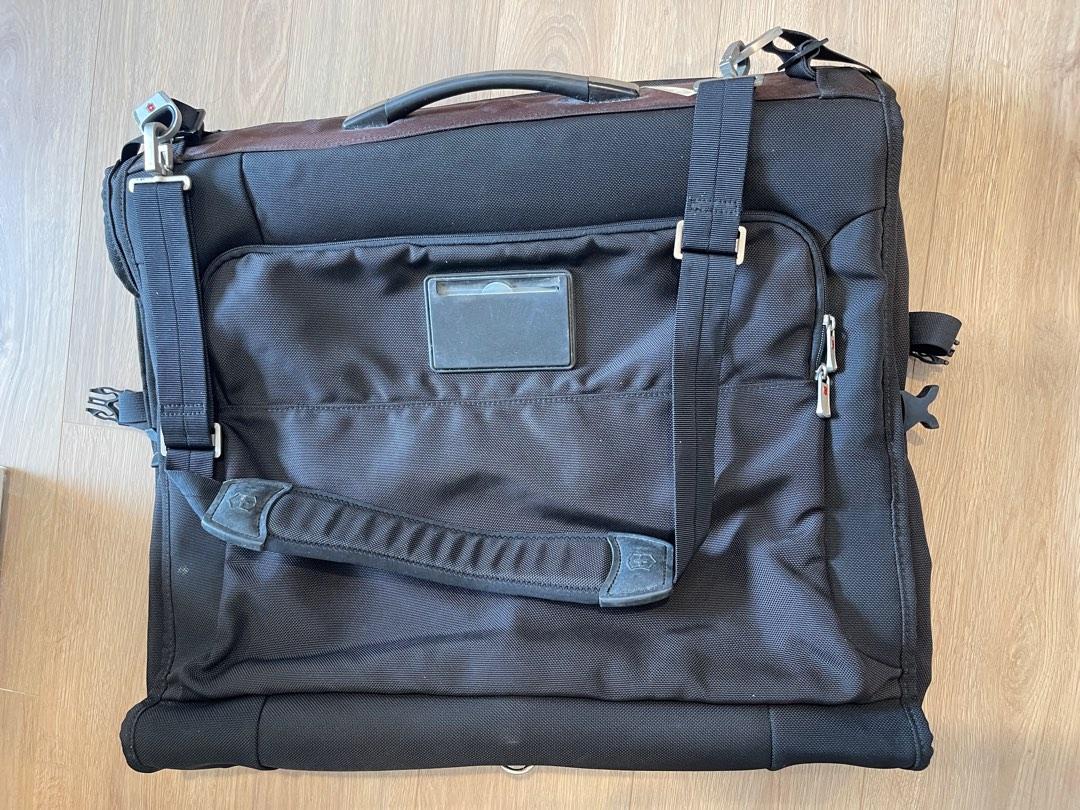 Victorinox classic garment bag nxt 4.0 sergeant, Hobbies & Toys, Travel