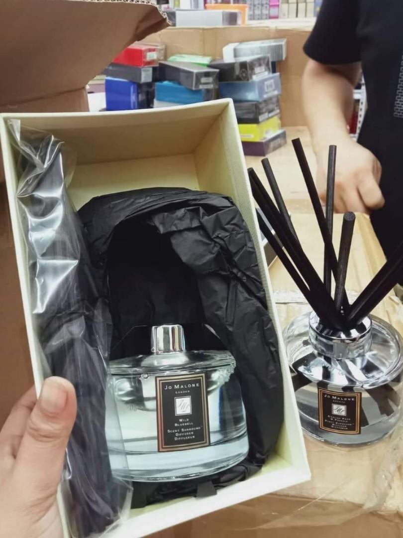 Wild bluebell diffuser Jomalone (Category: Fragrance & Deodorants) located in Pasay City. Submitted by perfume.ph (Listing ID 1192568143, Image 2). Description: Perfume may be just the thing to finish off your outfit, even if it's a T-shirt and your favorite jeans. Applying perfume can liven up a date night, and help attract your desired partner. However, there are some misconceptions as to how to apply perfume, where to apply it, and what types 