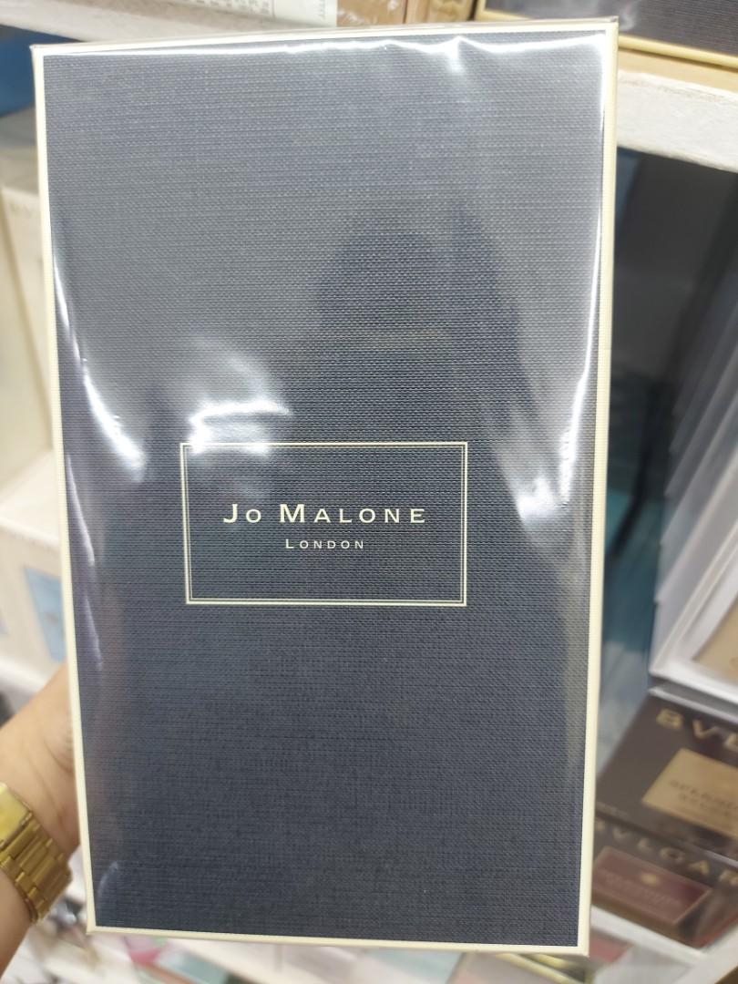 Wild bluebell diffuser Jomalone (Category: Fragrance & Deodorants) located in Pasay City. Submitted by perfume.ph (Listing ID 1192568143, Image 1). Description: Perfume may be just the thing to finish off your outfit, even if it's a T-shirt and your favorite jeans. Applying perfume can liven up a date night, and help attract your desired partner. However, there are some misconceptions as to how to apply perfume, where to apply it, and what types 