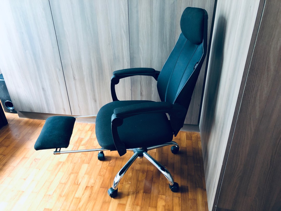 Xiaomi Ergonomic Gaming Chair with footrest, Furniture & Home Living