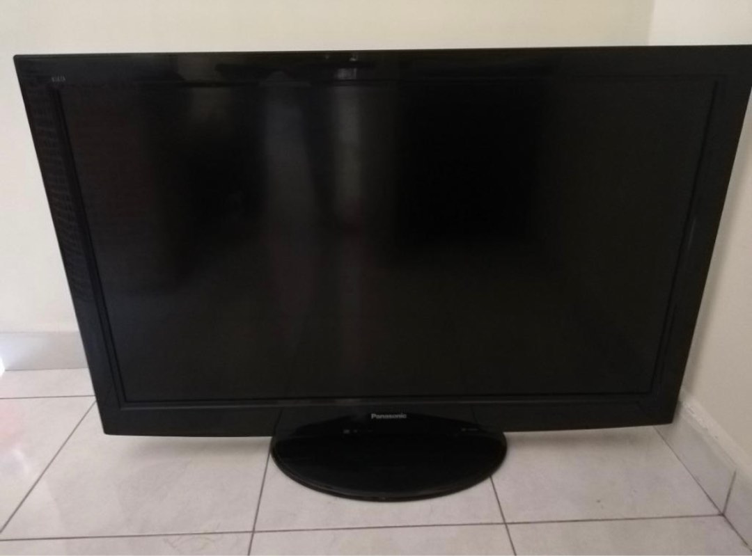 42 Inches Panasonic Viera LCD tv, TV & Home Appliances, TV